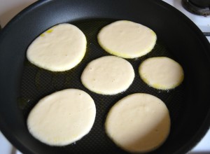 make medium size pancakes